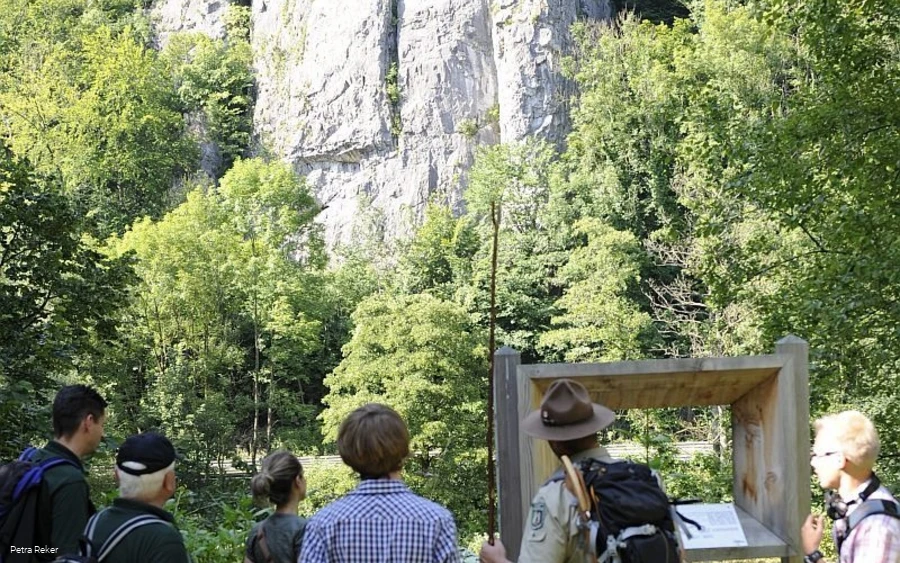 Felsglotze im Hönnetal Felsglotze im Hönnetal