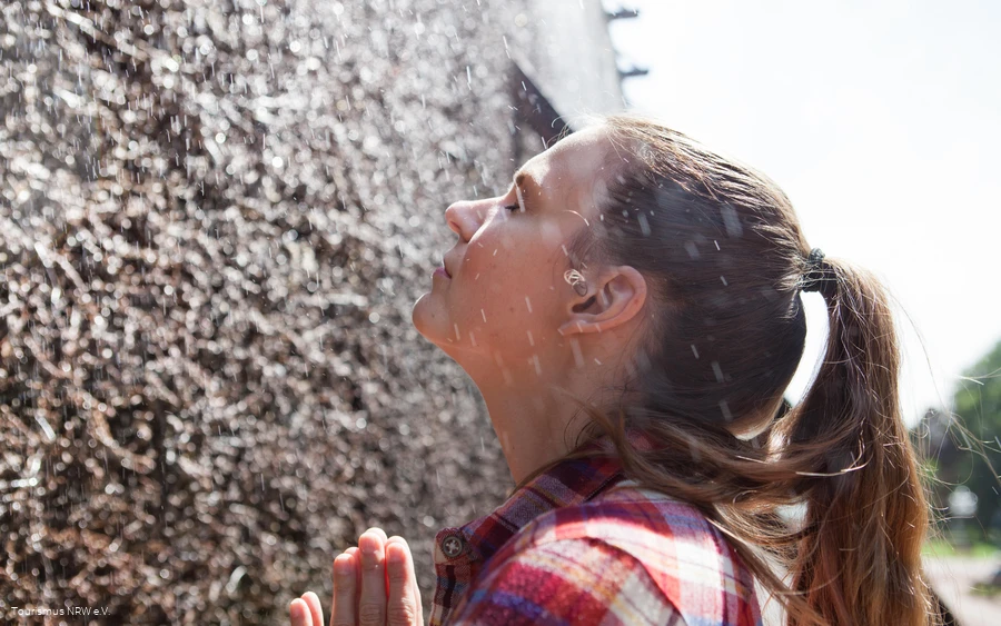Woman enjoying the Gradierwerk in Bad Westernkotten
