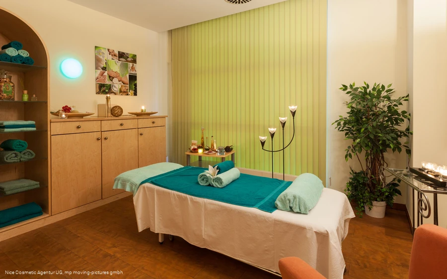 massagen ©mp moving-pictures gmbh, Nice Cosmetic Agentur UG.jpg