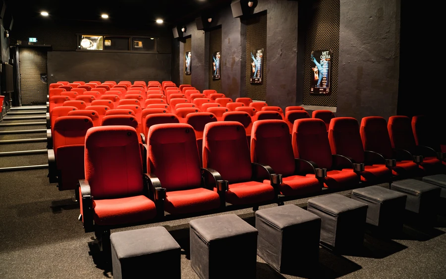 KinoBZ Ssaal-front-neu.jpg