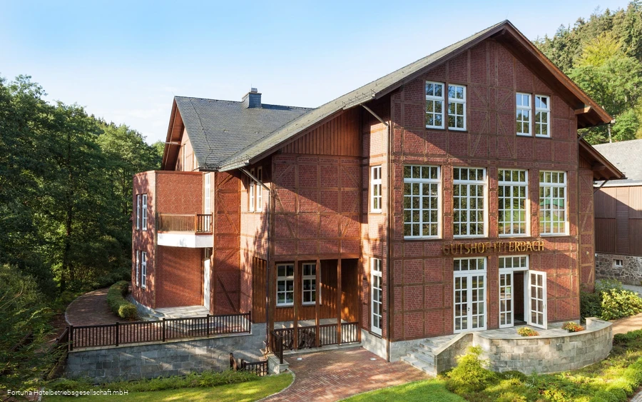 gutshof aussenansicht 2.jpg gutshof aussenansicht 2.jpg