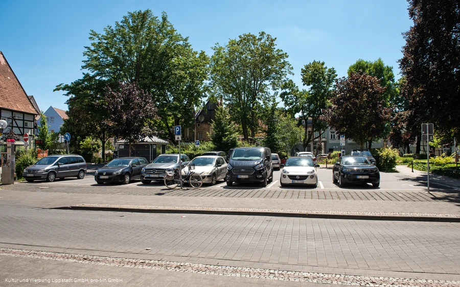 Parkplatz_Poststraße_(c) KWL Kultur und Werbung Lippstadt GmbH Pro-t-in GmbH (2).jpg
