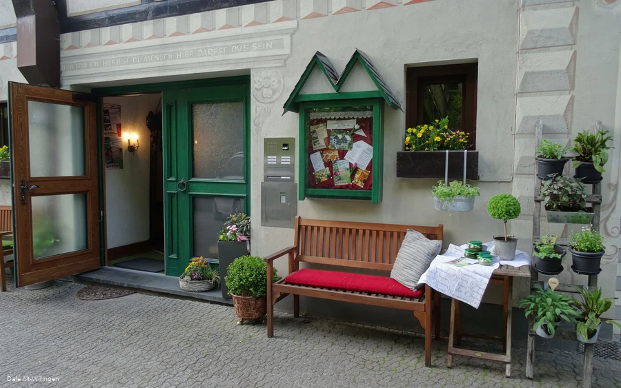 Eingang Frühjahr Kräuter.JPG