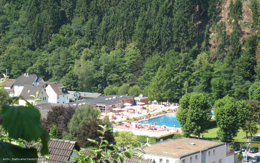 Werdohl_Freibad_von Oben (1).jpg