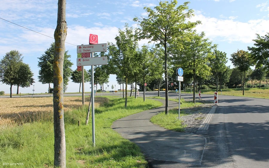 7 Thülener Kreuz vom Flugplatz kommend II.JPG