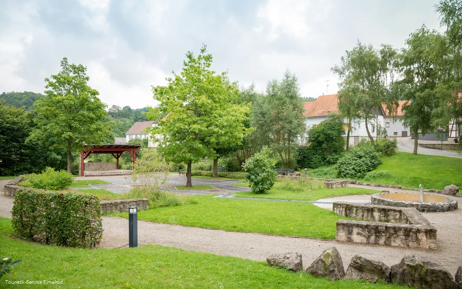dorfplatz-eimelrod.jpg dorfplatz-eimelrod.jpg