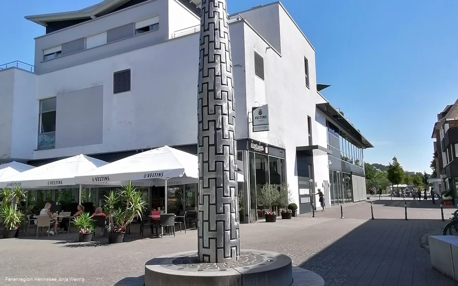Honsel Statue blauer Stadtplatz Meschede