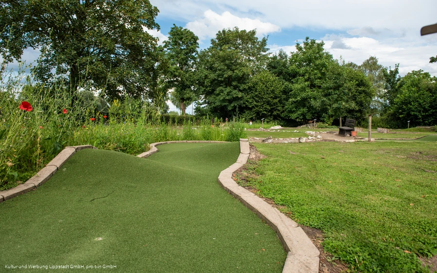 Minigolf Loesmann auf der Heide (c) KWL Kultur und Werbung Lippstadt GmbH Pro-t-in GmbH (1).jpg Minigolf Loesmann auf der Heide (c) KWL Kultur und Werbung Lippstadt GmbH Pro-t-in GmbH (1).jpg