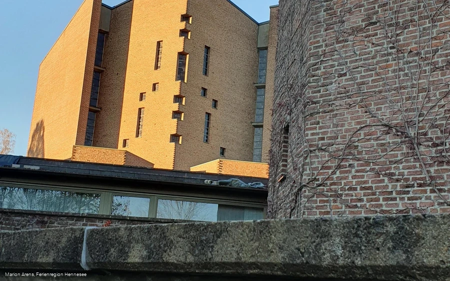 Wegelogos Klosterweg an der Abtei Königsmünster Meschede Wegelogos Klosterweg an der Abtei Königsmünster Meschede