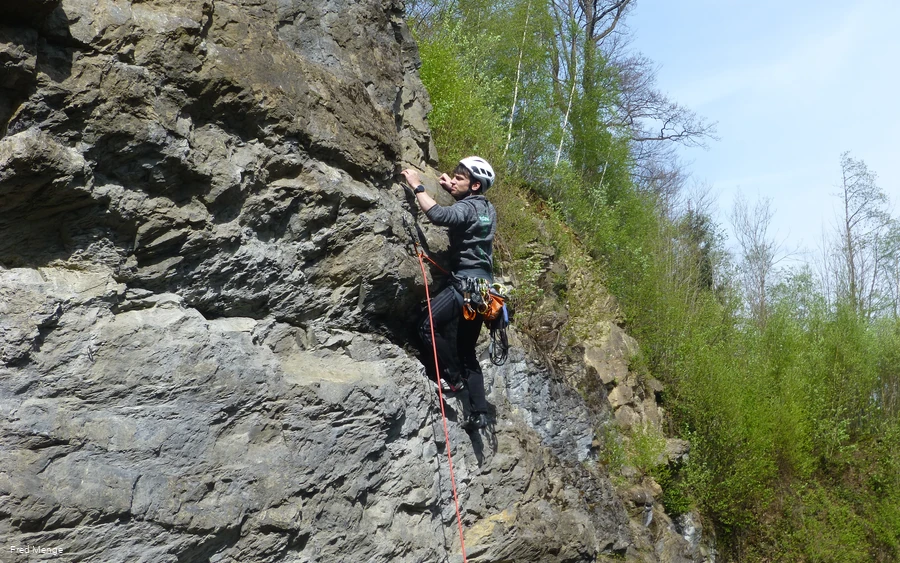 Klettern im Klettergebiet "Hülloch" in Kierspe