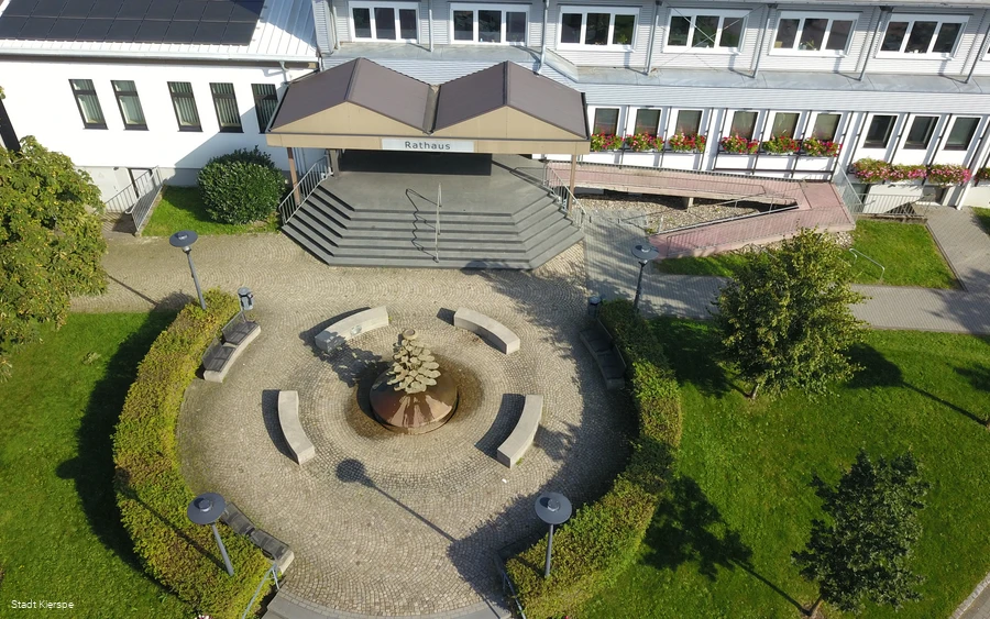 Rathauszugang von oben