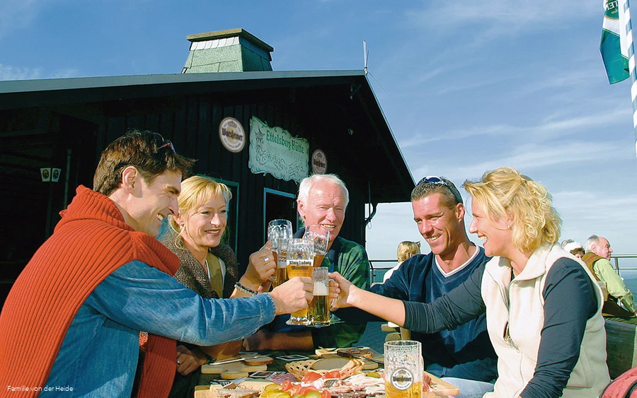 bg-siggis-huette-besucher.jpg bg-siggis-huette-besucher.jpg