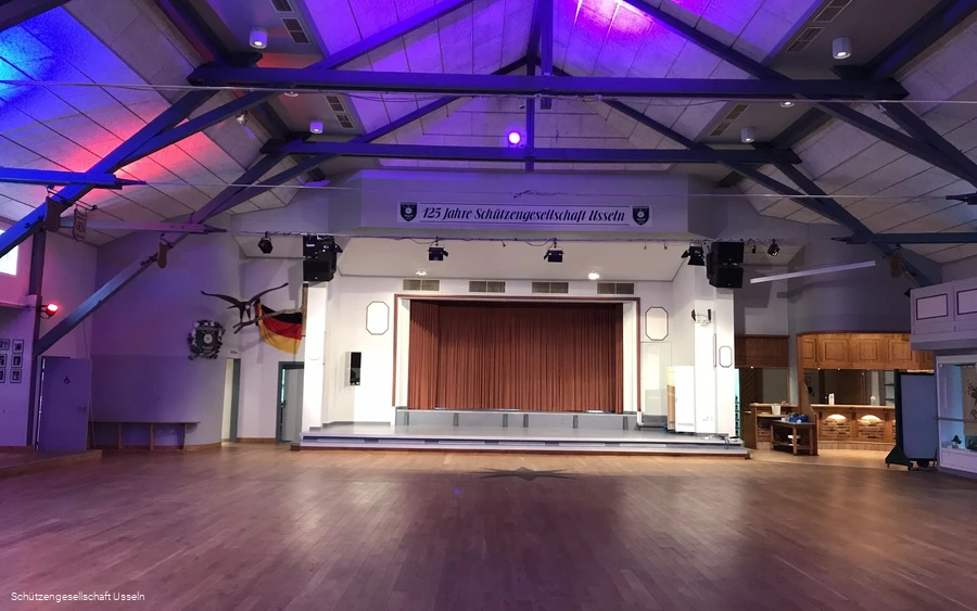 schuetzenhalle-usseln-buehne c) schuetzenverein-usseln.jpg