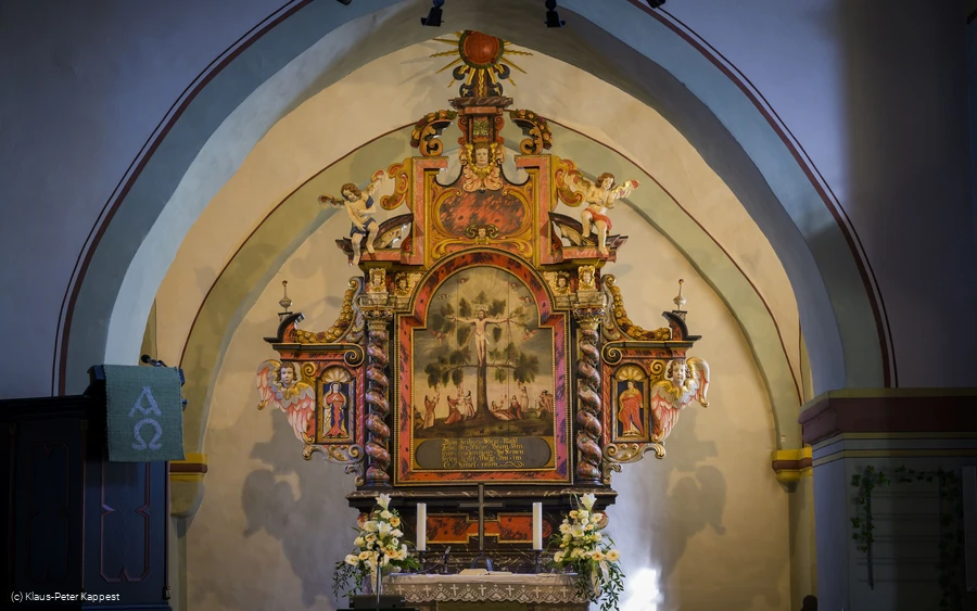 kirche-usseln-bruetzel-altar c) tourist-info-willingen-klaus-peter-kappest.jpg