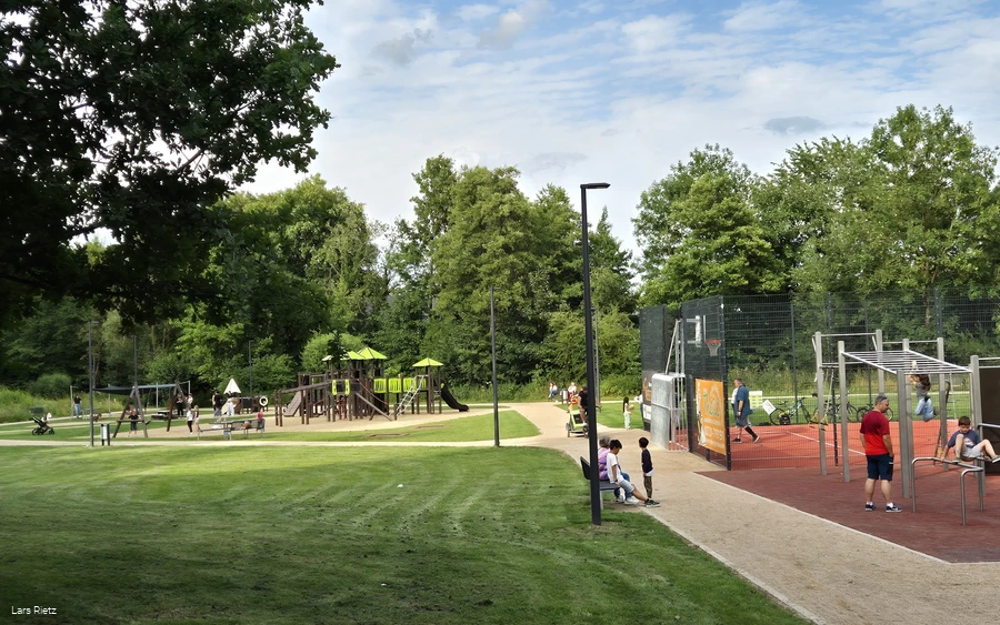Lennestadt_Grevenbrück_Veischedepark Spielgeräte_Tourist-Information Lennestadt & Kirchhundem_Lars Rietz.jpg