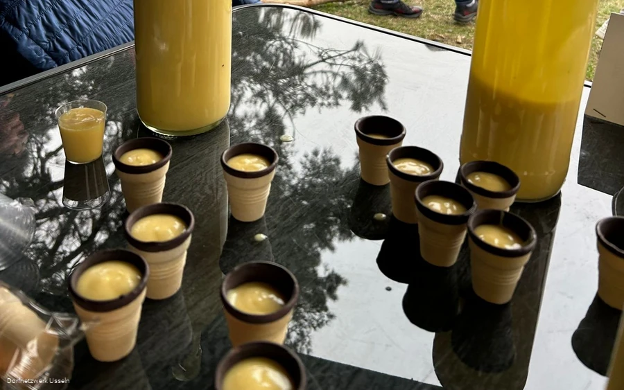 Eierlikör, Ostereiersuche Usseln.jpg