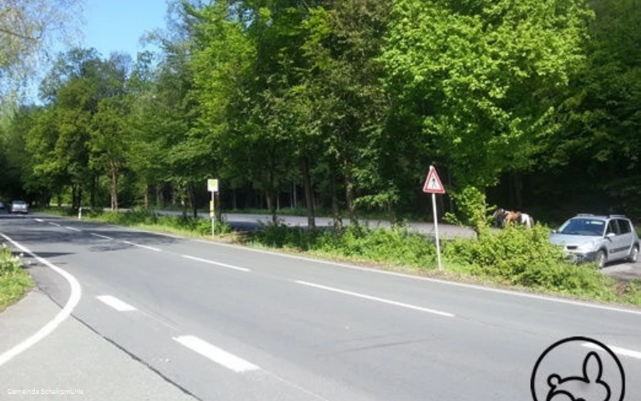 Gut zu erreichen: der Parkplatz unterhalb der Glör Gut zu erreichen: der Parkplatz unterhalb der Glör