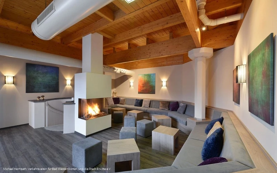 Kamin Lounge