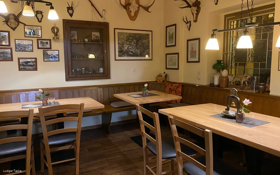 ZUM TACKEBERG - INNEN - Fotorechte Ludger Tacke.jpg