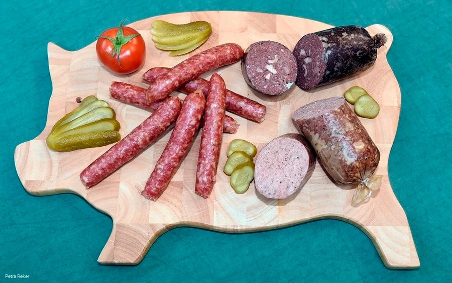 Beispiel für Wurstangebot im Hofladen Stork Beispiel für Wurstangebot im Hofladen Stork