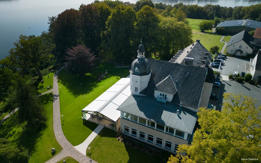 Huis Delecke van bovenaf