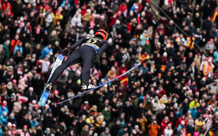fis-skisprung-weltcup-willingen-springer-zuschauer.jpg fis-skisprung-weltcup-willingen-springer-zuschauer.jpg