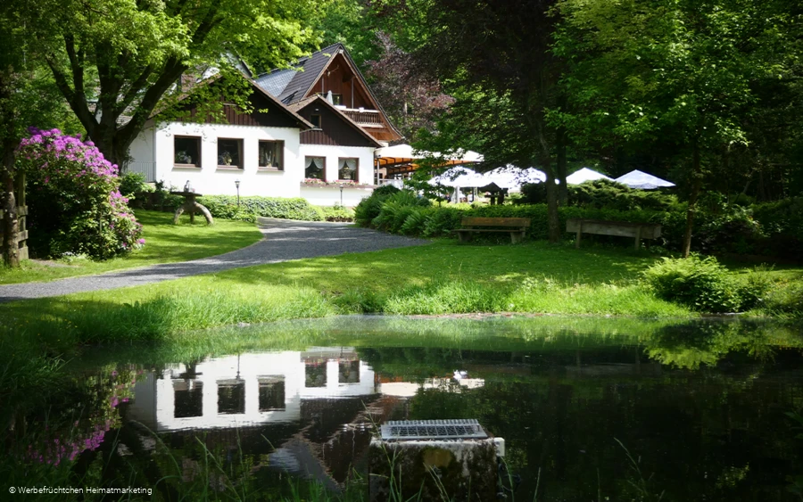 Jagdhaus Im Kühl Teichanlagen im Sommer