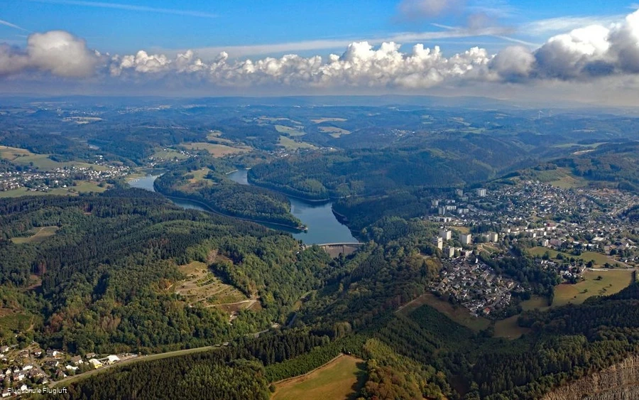 Flug über die Aggertalsperre