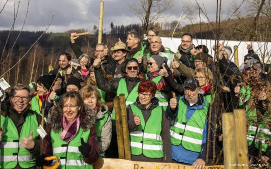 Planting campaigns with citizens in Warstein.