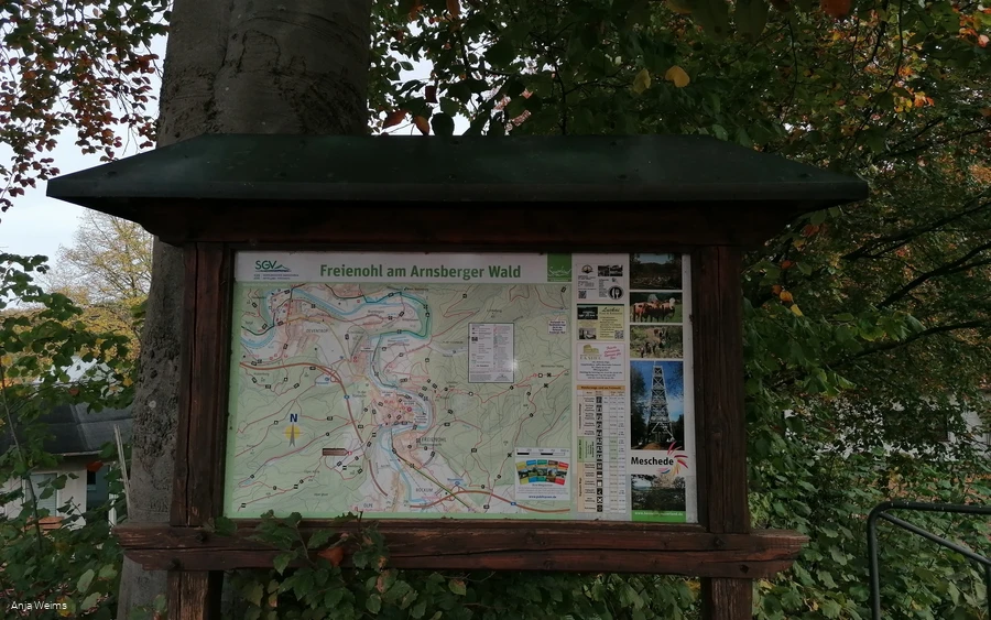 Wandertafel am Markplatz Freienohl