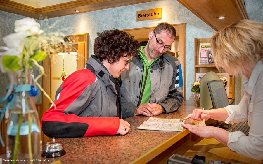 Ontvangst bij de receptie van Hotel Haus Wiesengrund.