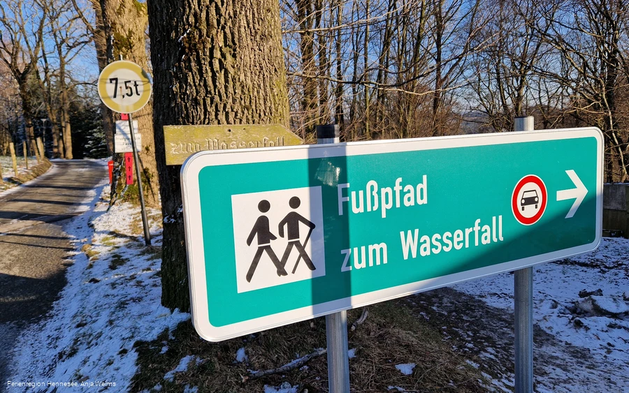 Fußpfad zum Wasserfall