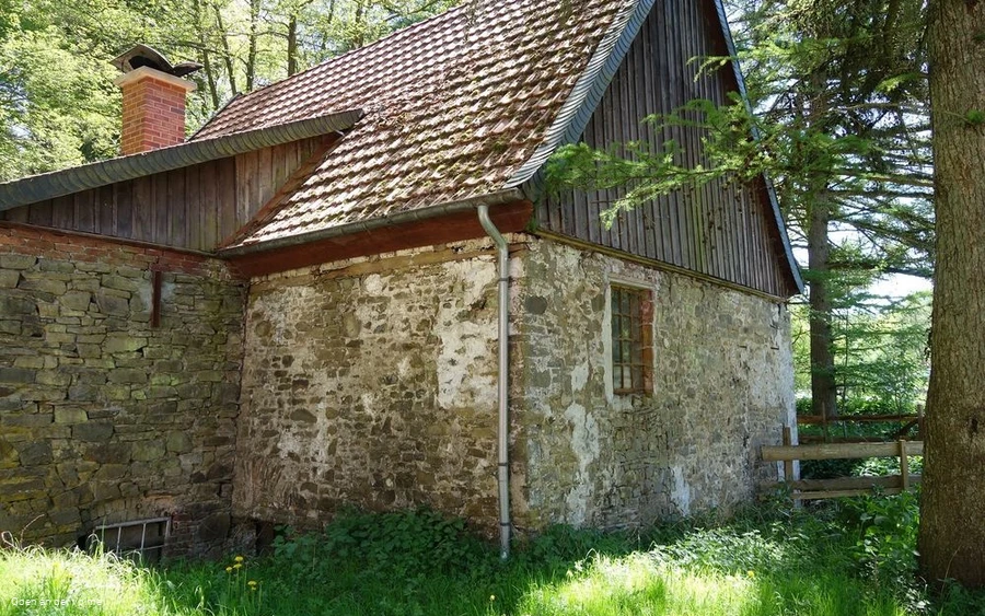 Das alte Bruchsteingebäude