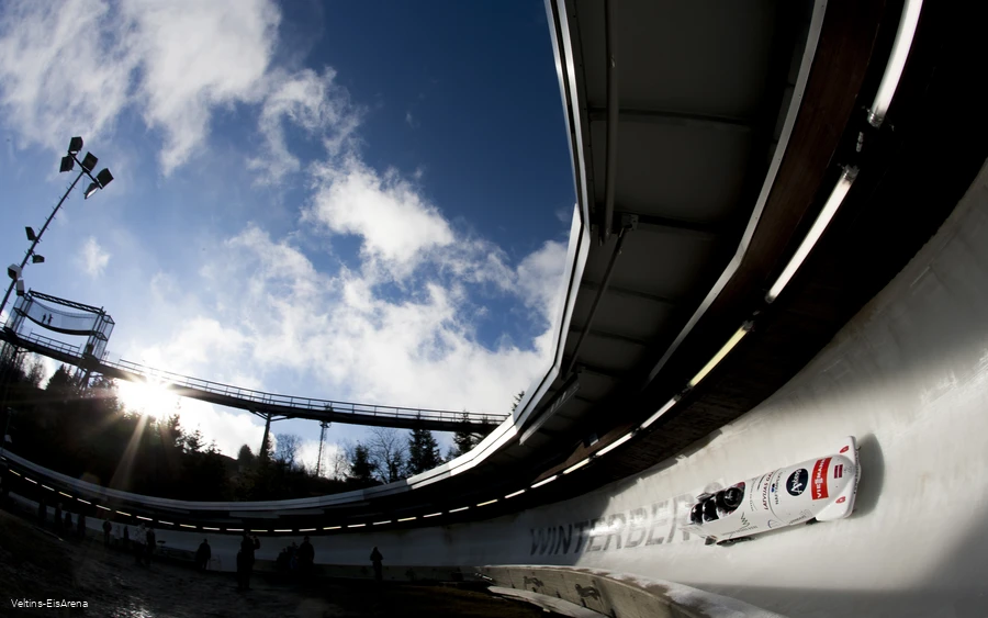 Taxibob rides (Veltins-EisArena).jpg Taxibob rides (Veltins-EisArena).jpg