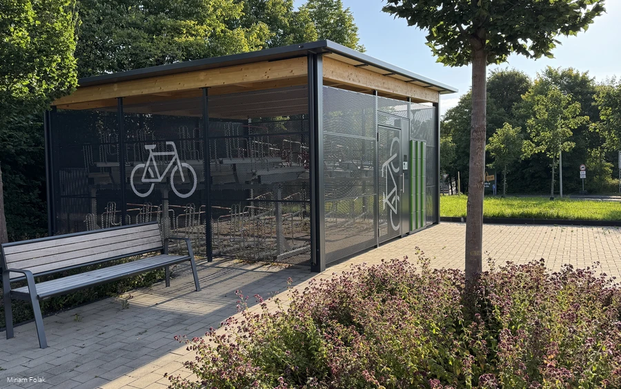 20250812 Fahrradabstellanlage Bahnhof MZ (c) Folak (8).JPG