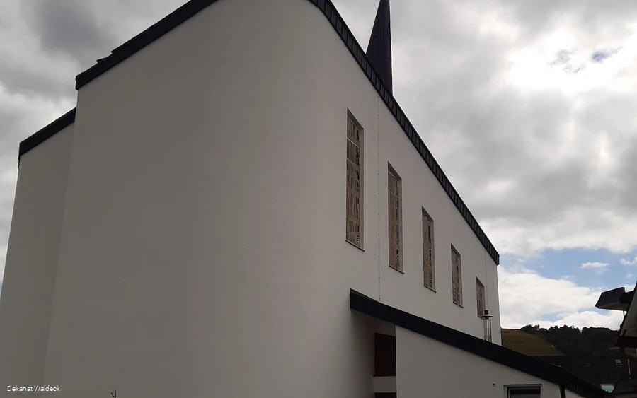 katholische-kirche-willingen.jpg