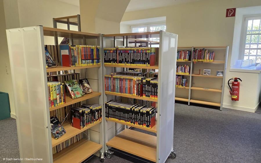 KiBü Le neue Regale (3).jpg