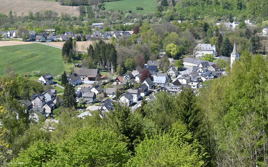 Ausblick von der Steinbergrouine auf Ostwig