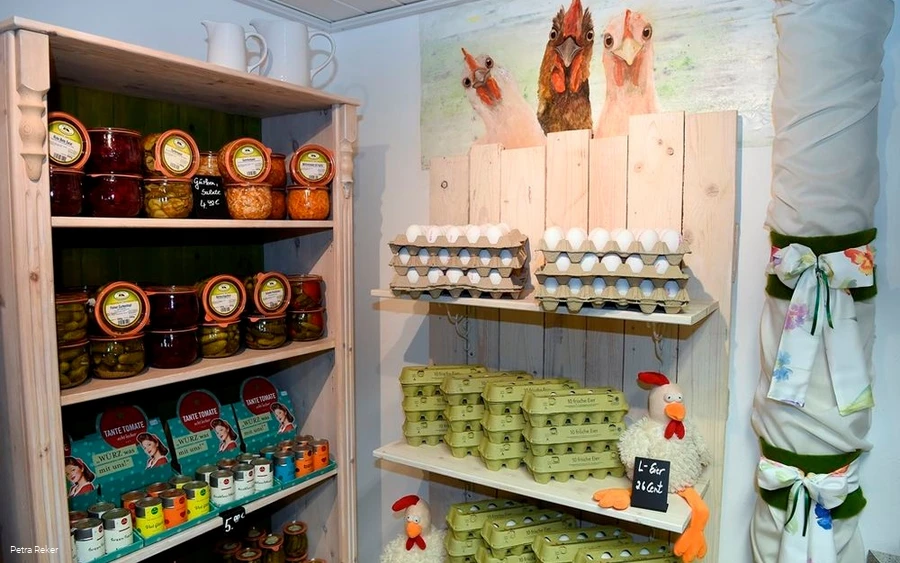 Eier und weitere Angebote im Hofladen Stork Eier und weitere Angebote im Hofladen Stork