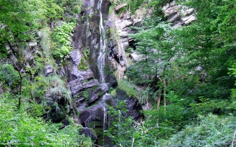 Der Wasserfall "Plästerlegge" in Bestwig-Wasserfall