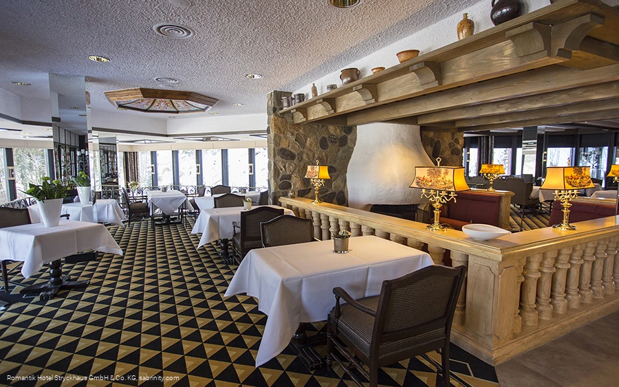 Restaurant2_(c) Göbel Hotels.jpg Restaurant2_(c) Göbel Hotels.jpg