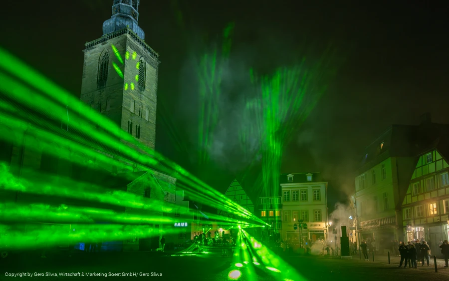 Winterstrahlen Petrikirchplatz
