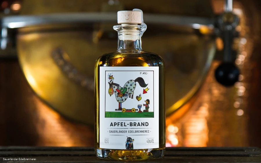 Apfelbrand liebevoll gestaltet