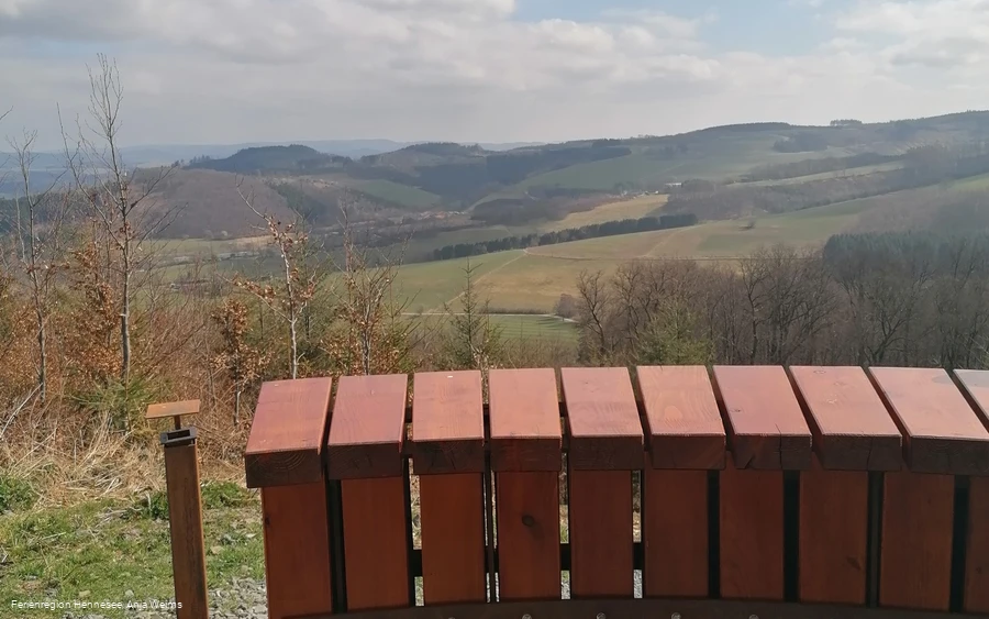 Waldtheke mit Aussicht am BierbrauWunderweg Grevenstein