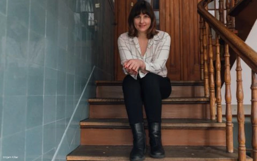 Porträtfoto von Bloggerin Sandra Wickert.