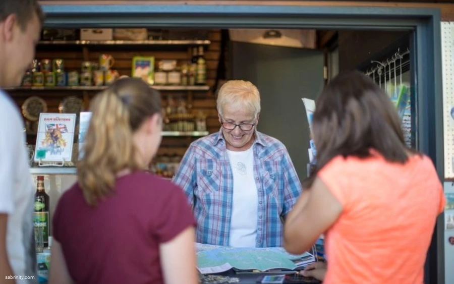 Tourist Information auf der Staumauer