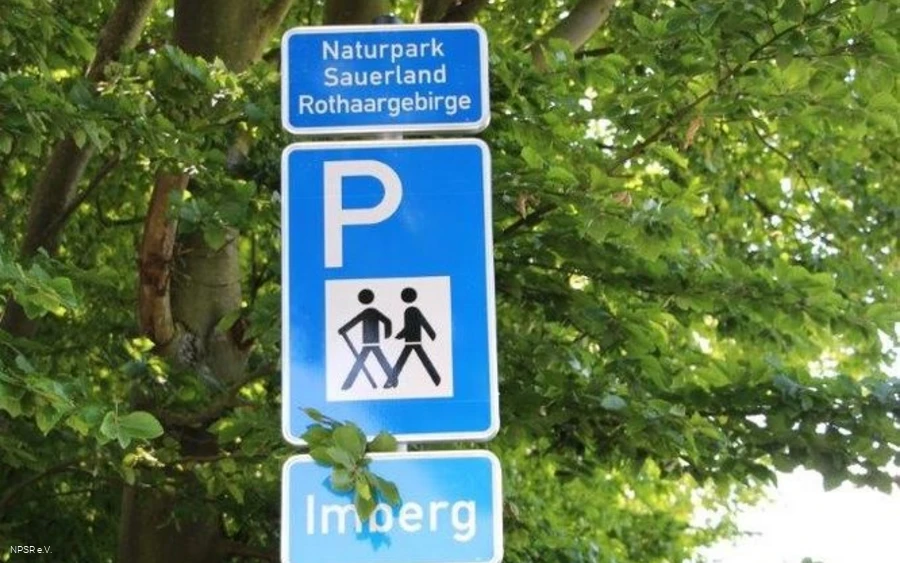 Verkehrszeichen zum Wanderparkplatz Imberg