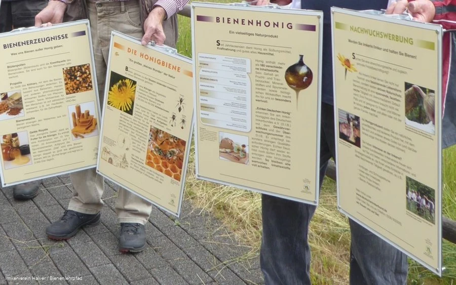 Infotafeln mit interessanten Fakten begleiten den