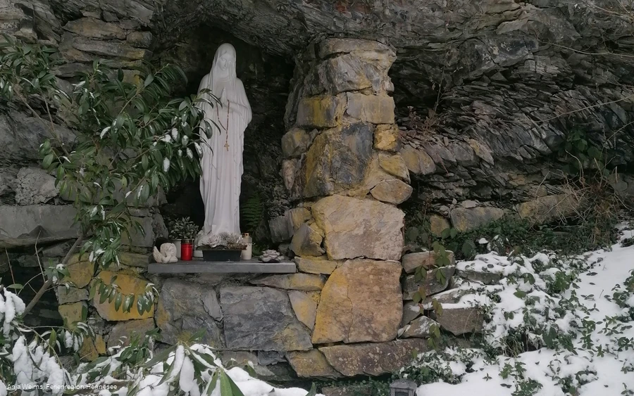 Mariengrotte am Dümel, Nuttlar (Winter) (Bestwiger Panoramaweg)
