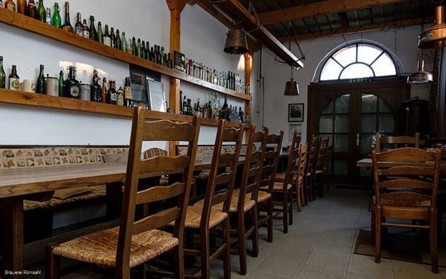 Der Gastraum in der Brauerei